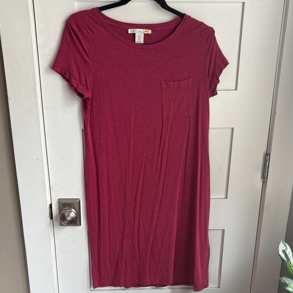 C&C California Women's Raspberry Short-Sleeve Pocket Tunic Dress